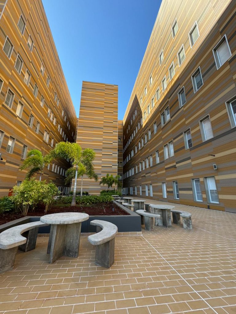 Obra Universidade Federal de Uberlândia Miniwave NBK